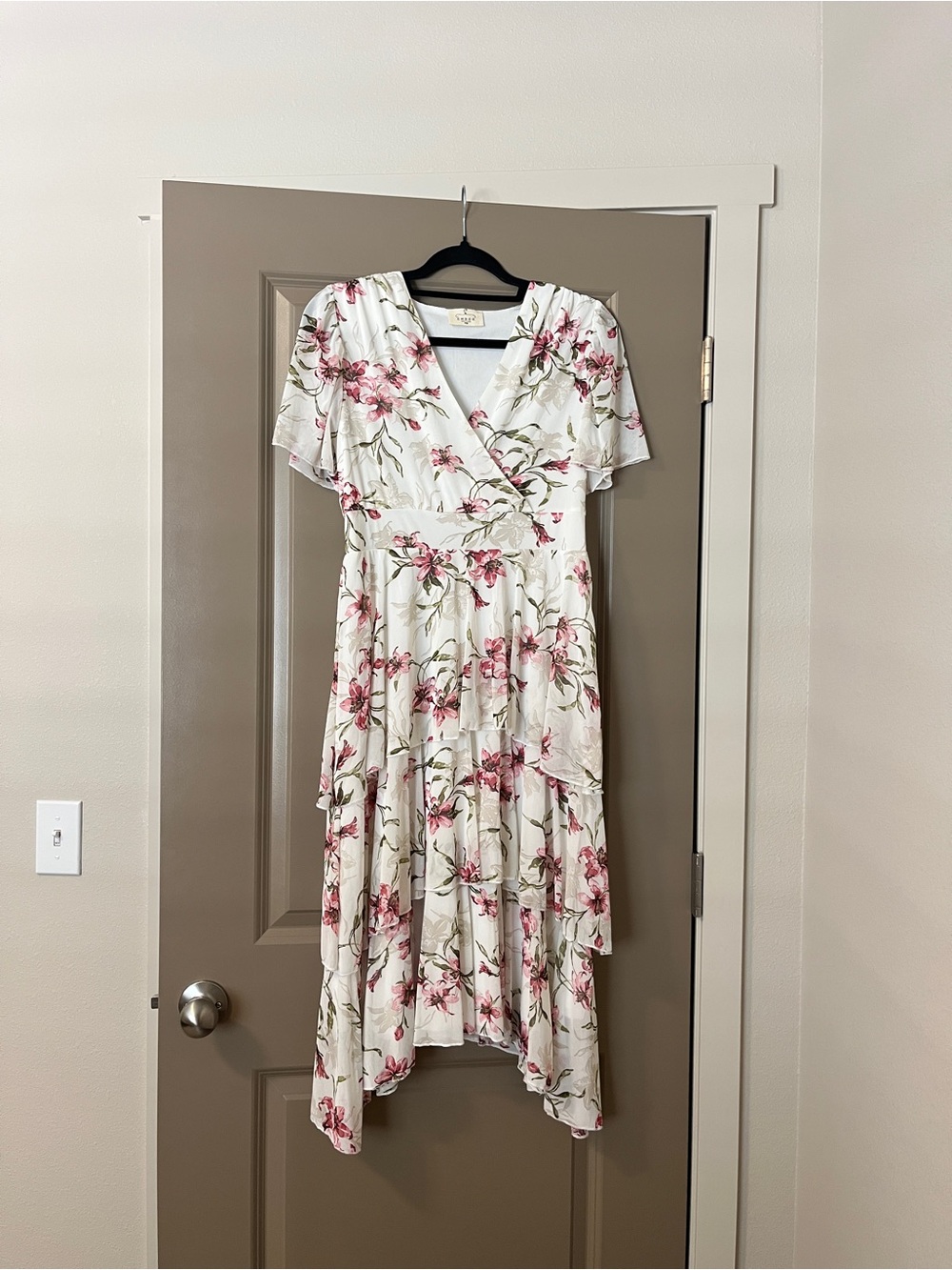 White Floral V-Neck Dress - M